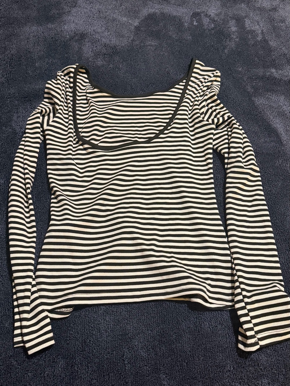 Black & White Striped Long Sleeve Scoop Neck Top